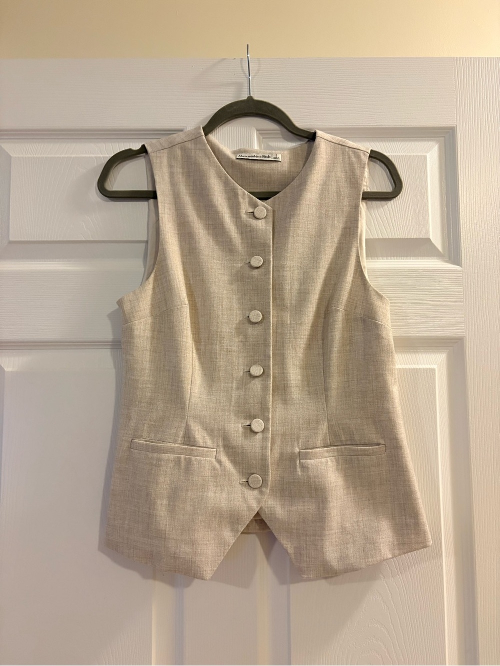 Abercrombie & Fitch Cream Sleeveless Tailored Vest
